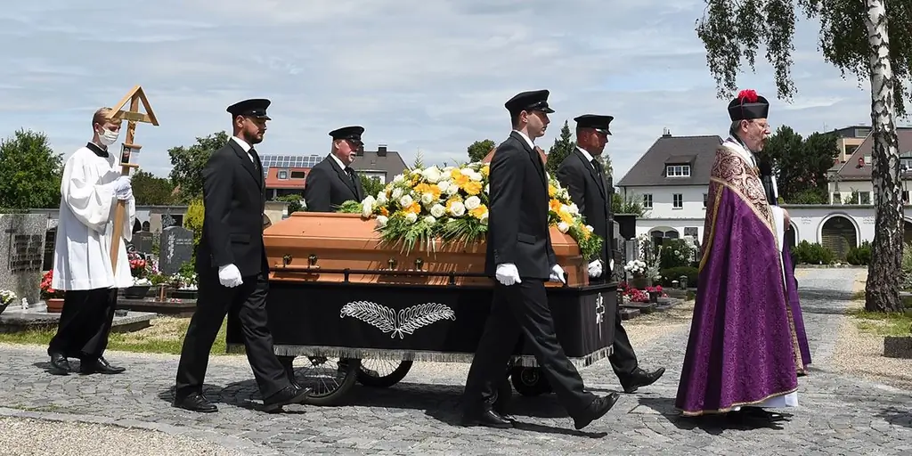 'За все, что ты сделал, перенес и дал мне': Бенедикт'Прощание с братом