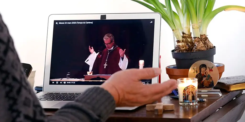 Религиозные обряды онлайн: Спасение и разрушение сегодняшней's веры