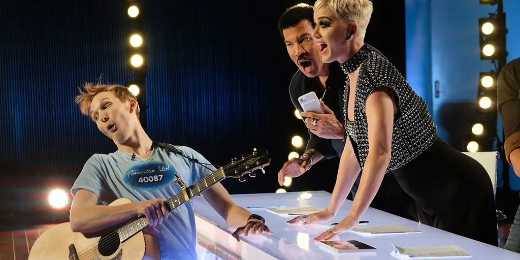 Молодая певица отвергает поцелуй Кэти Перри's по всем правильным причинам