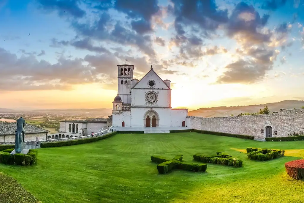 От «Адского холма» до «Райского холма»: базилика Святого Франциска в Ассизи