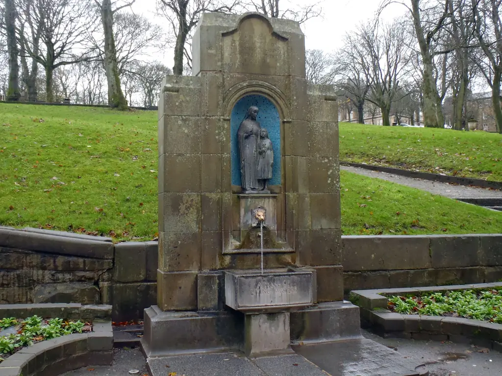 WEB3-2-BUXTON-SAINT-ANN-WELL-flickr