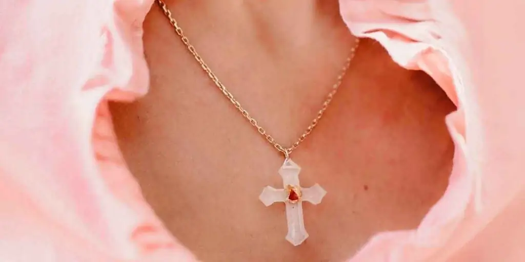 Fleur-Nabert-Croix-deux-coeurs