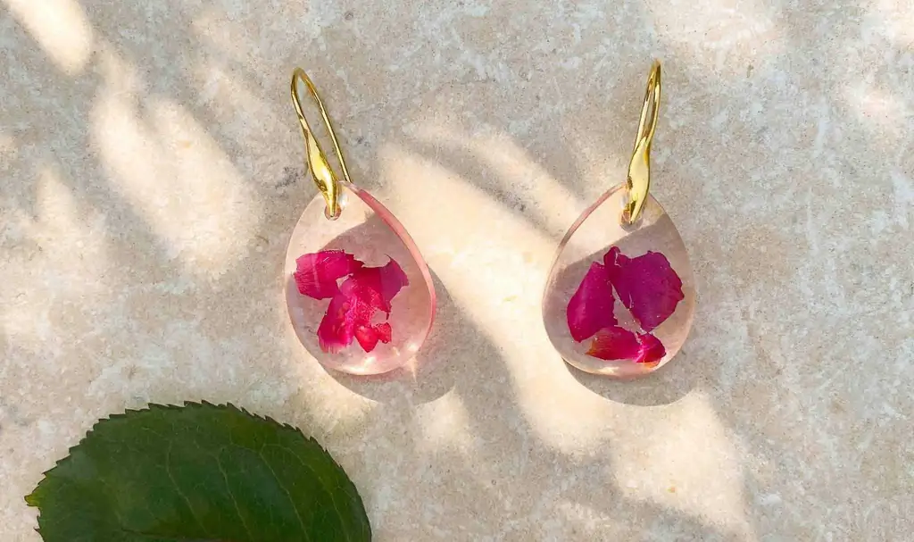 fleur-nabert-boucles-petales-de-rose-4-e1601486141322