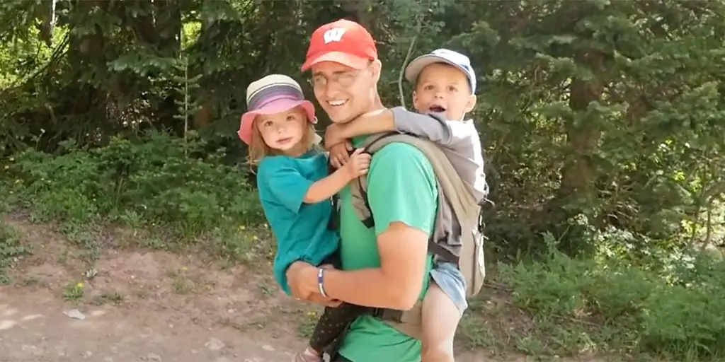 Католик, автор песен, рассказывает о родительстве и своей песне "Called to be a Father"