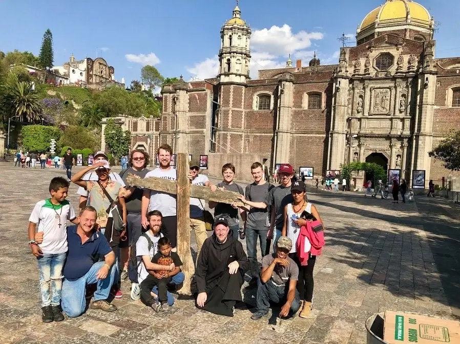 Рыцари колледжа идут по стопам мексиканского святого