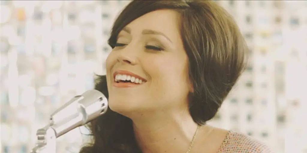 Kari Jobe's "Steady My Heart": сладкая песня веры с запоминающимся припевом