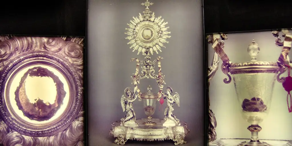 Посетите мощи евхаристического чуда Ланчано, Италия