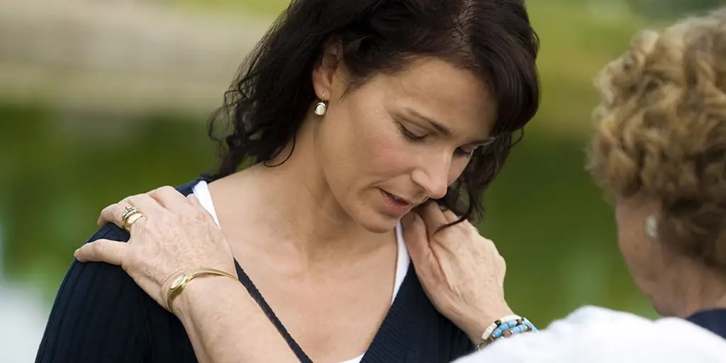 В этом библейском стихе рассказывается, как вести себя с другими в трудные времена