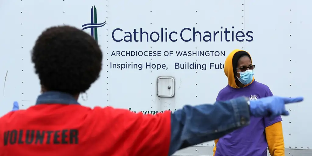 8 Отличные способы помочь другим в это рождественское время