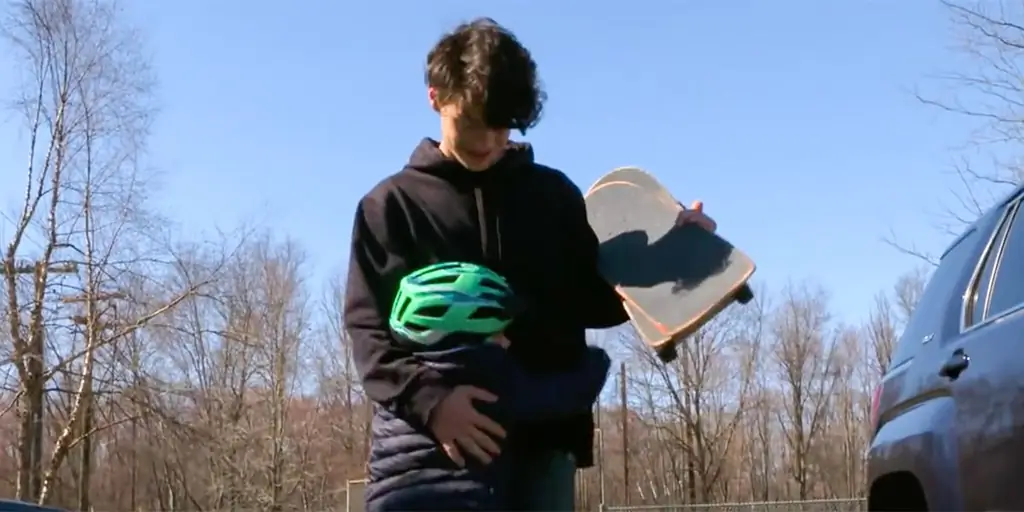 Подростки преподнесли мальчику-аутисту сюрприз на день рождения мечты