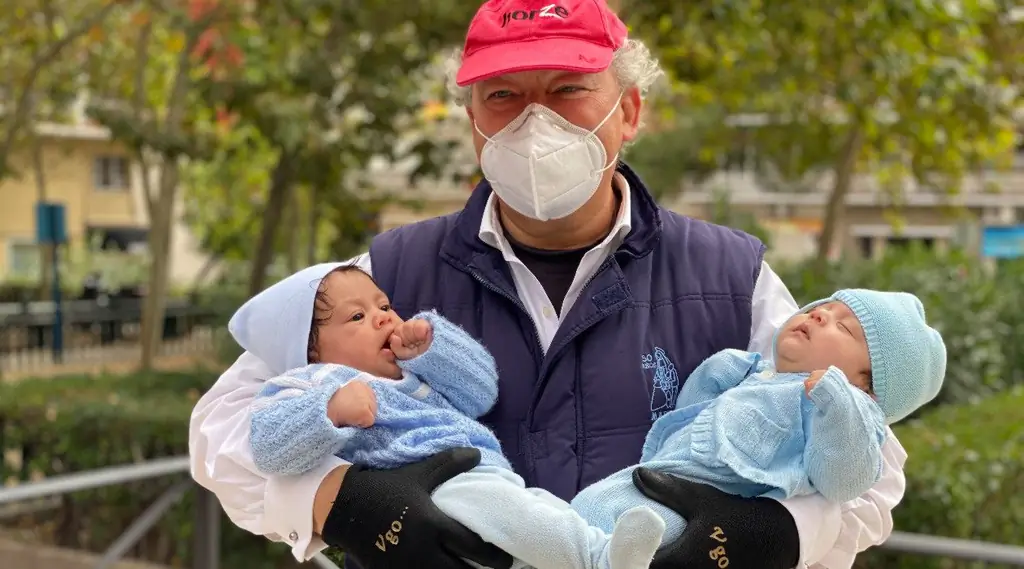 Познакомьтесь с человеком, который's спас более миллиона младенцев