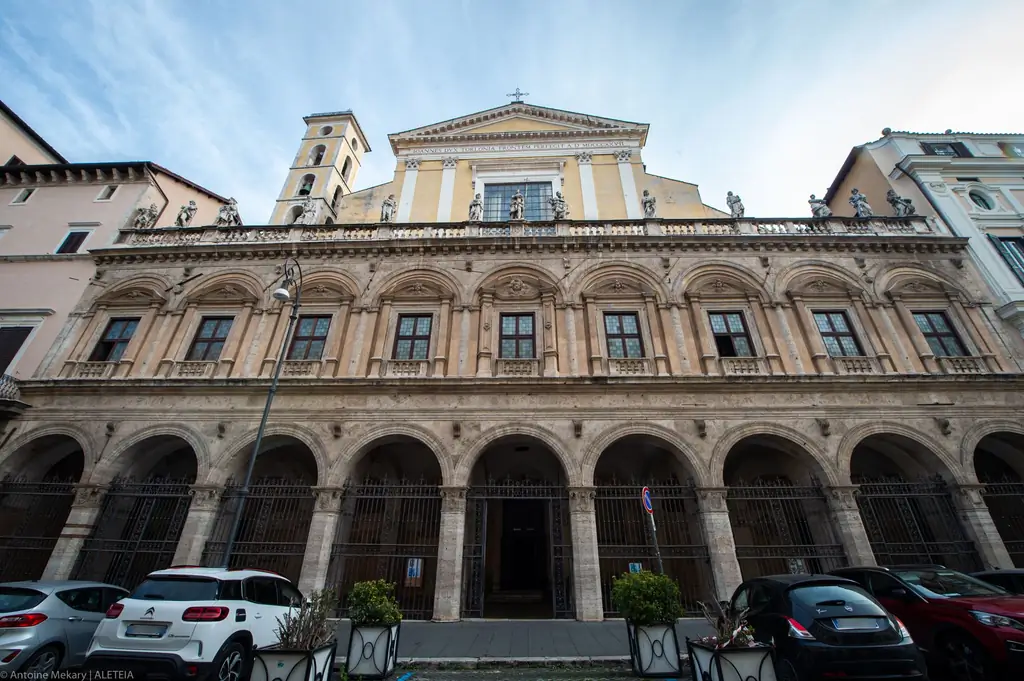 Виртуально посетить базилику 12 святых апостолов