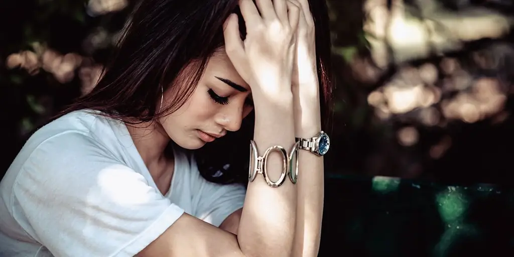 Как «повесить трубку» на плохих мыслях