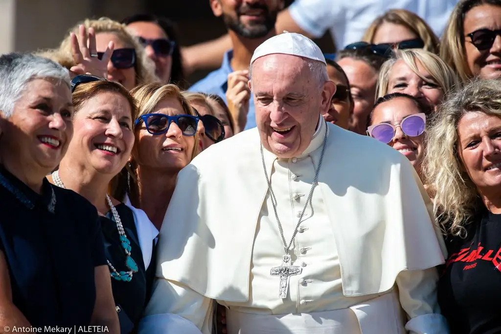 Обновление в Церкви: равное достоинство крещеных мужчин и женщин
