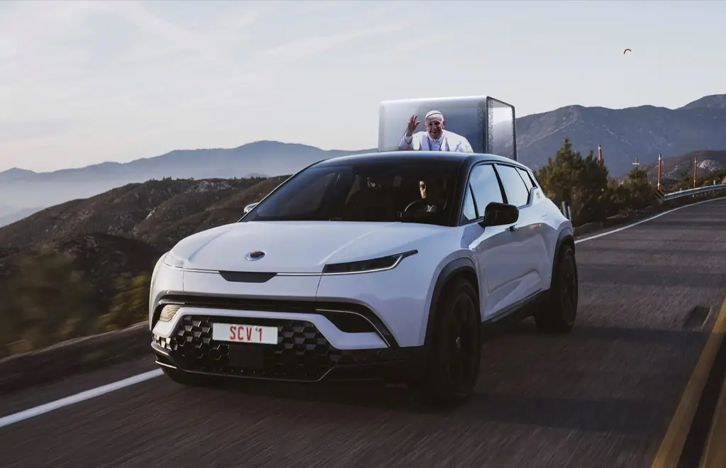 Папа Франциск выбрал первый в истории электрический попмобиль