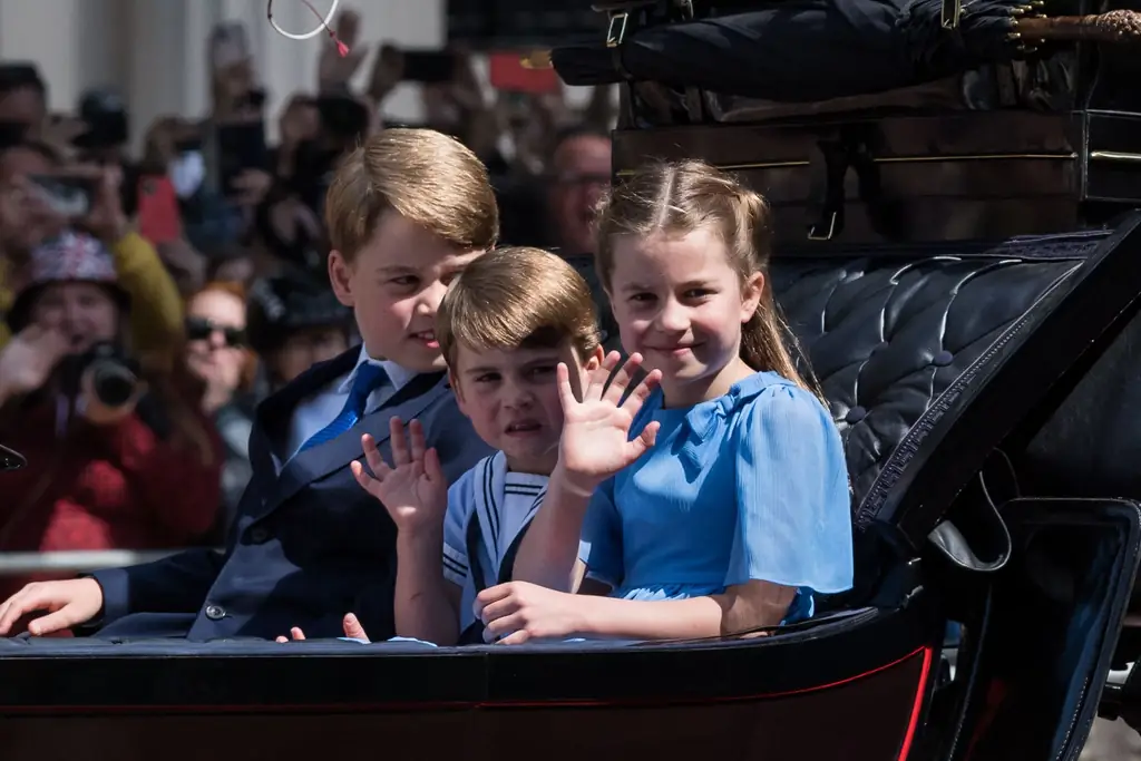 075_szymanowicz-trooping220602_npp1t