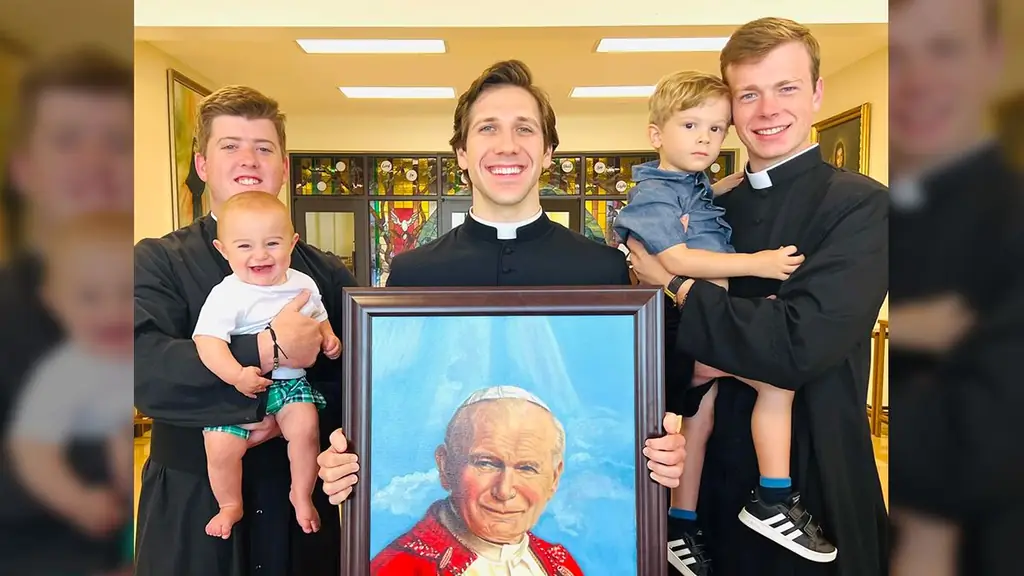 В 3 отличных постах о. Дэвид Майкл Мозес рассказывает о радости быть духовным отцом