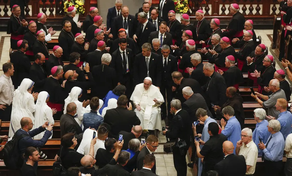 В Квебеке стоячие аплодисменты Папе Франциску