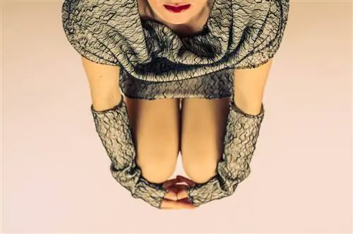 Как элегантно одеться в морозный офис летом