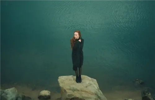 Как побороть тревожные мысли с помощью молока, шляпы и почты