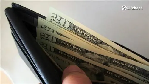 6 вещей, которые никогда не стоит хранить в кошельке