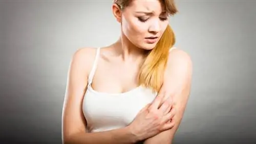 4 естественных способа успокоить зудящую кожу