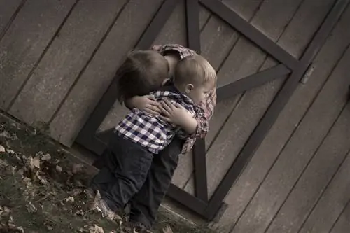 Маленькие вещи, которые родители могут сделать, чтобы эффективно уменьшить ревность к братьям и сестрам