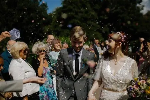 Нет такой вещи, как безусловная любовь. Вы либо любите кого-то, либо нет