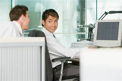 13 способов понравиться коллегам больше