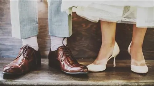 Как растянуть слишком тесную обувь (быстро и эффективно)