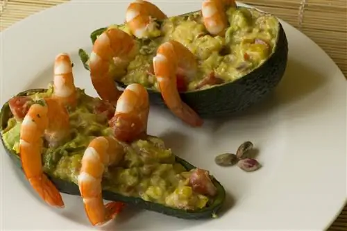 6 простых летних закусок из авокадо