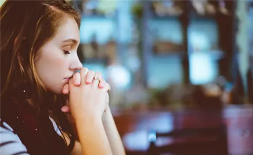 В погоне за разрешением: как борьба с самооценкой может изменить мир