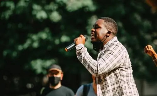 (Видео) Вдохновение Тони Роббинса…….Мастер мотивации «Джим Рон»