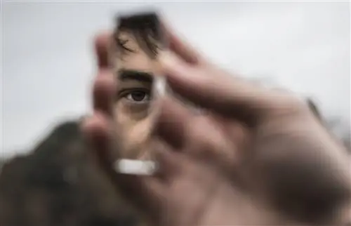 Исследования показывают, что нарциссы не только эгоцентричны, но и склонны к агрессии