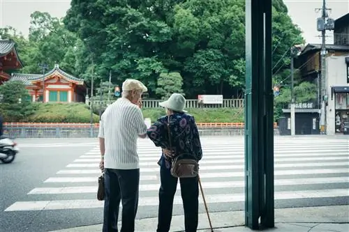 Почему все больше пар предпочитают жить раздельно