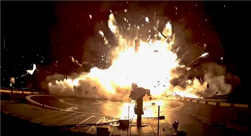 Space X выпускает шокирующий ролик с ляпами: как не посадить ракету