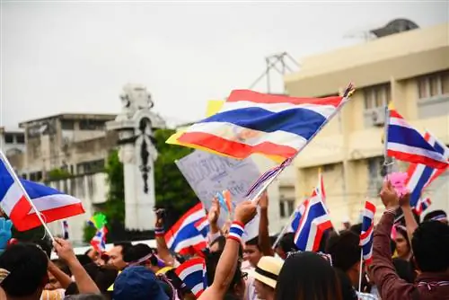 Почему право на восстание - палка о двух концах