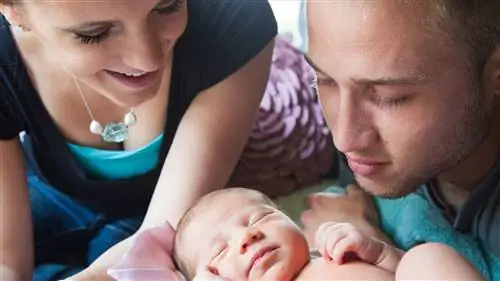 Почему матери используют Baby Talk с детьми, а отцы нет