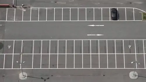 Сходство Европы с Гренландией предполагает, что ее скрытый океан находится близко к поверхности