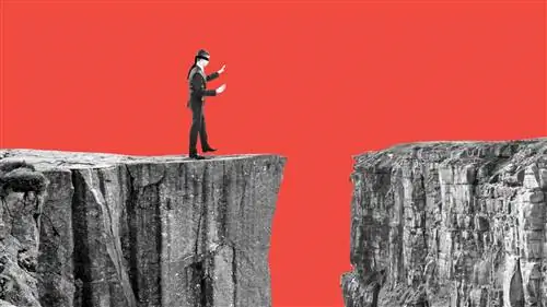 Принимая критическую теорию, наука разрушает ее доверие