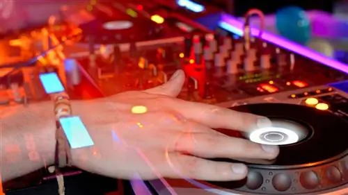 Возвращение в четверг: мимо пальцев Бога