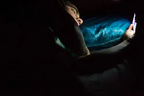 Как наши устройства вредят нашим глазам, шее и спине