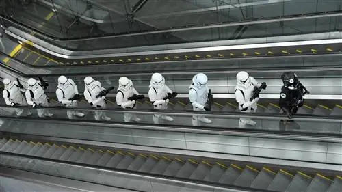 Что быстрее: идти или стоять на эскалаторе?