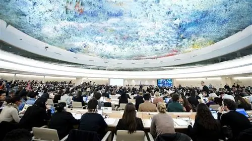 Почему поощрение прав человека не может быть путем к более мирному миру