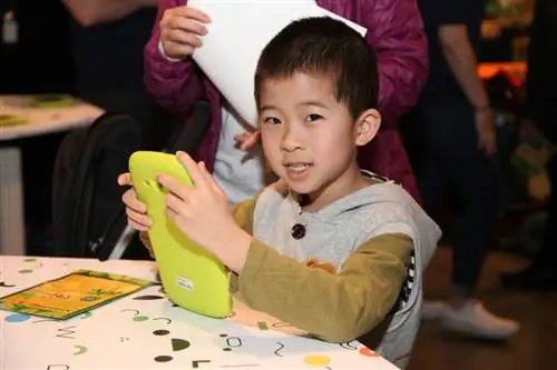 Некоторые люди думают, что Интернет не работает. Может ли Google помочь детям исправить это?