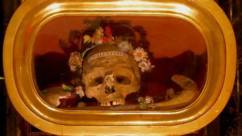 Кем был Святой Валентин? И почему его обезглавили?