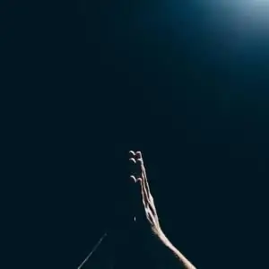 К. П. Йоханнан, основатель «Евангелия для Азии», задает вопрос христианам, переживающим театр страха в Афганистане: «Мы говорим, что нам не все равно, но постились ли мы и молились ли мы вообще?