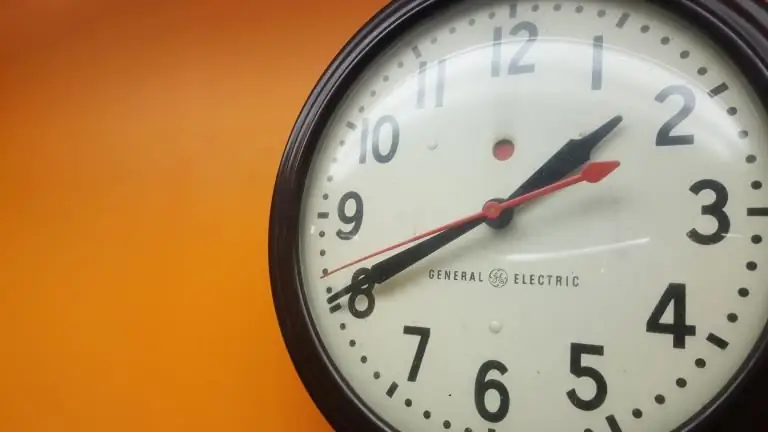 Друзья времени: молодежное служение и часы