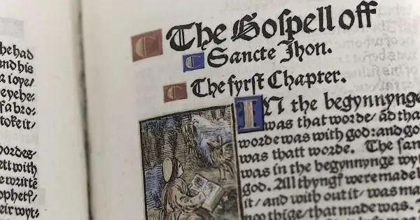 Перевод Нового Завета Тиндейла 1525 г. (общественное достояние через WikiCommons)