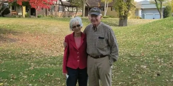 "Мы можем пойти домой, сейчас?" Моя мама, болезнь Альцгеймера и наша тоска по дому